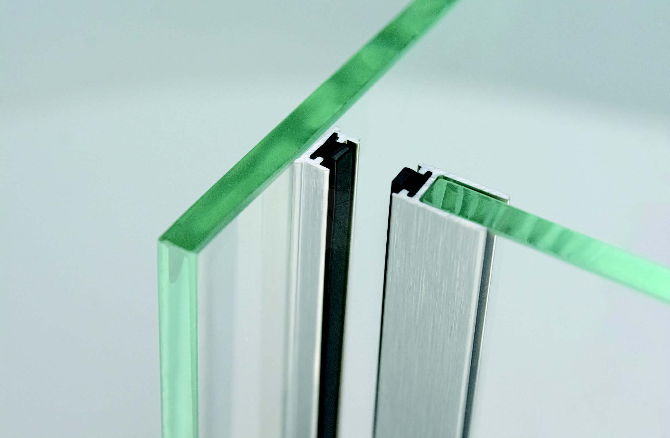 Profil magnetické těsnění 180° 2300mm Nerez matt (vzhled)