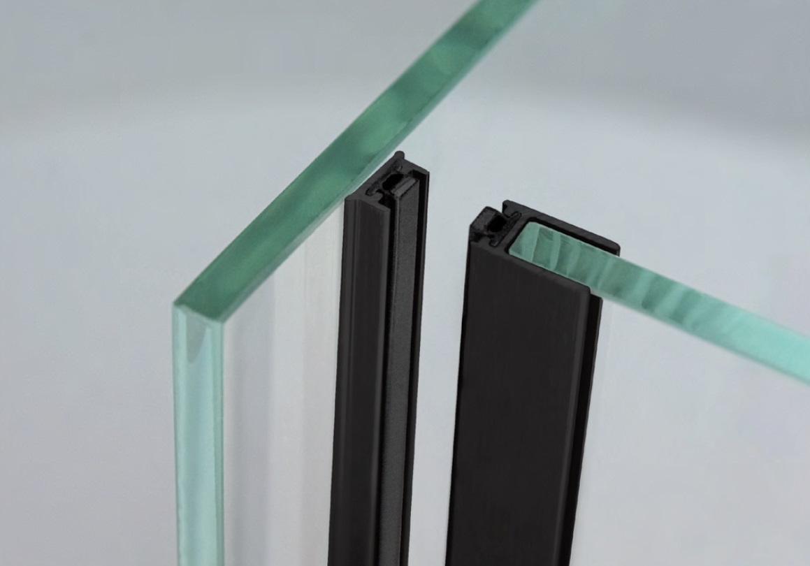 Profil magnetické těsnění 180° 2300mm Černá matná